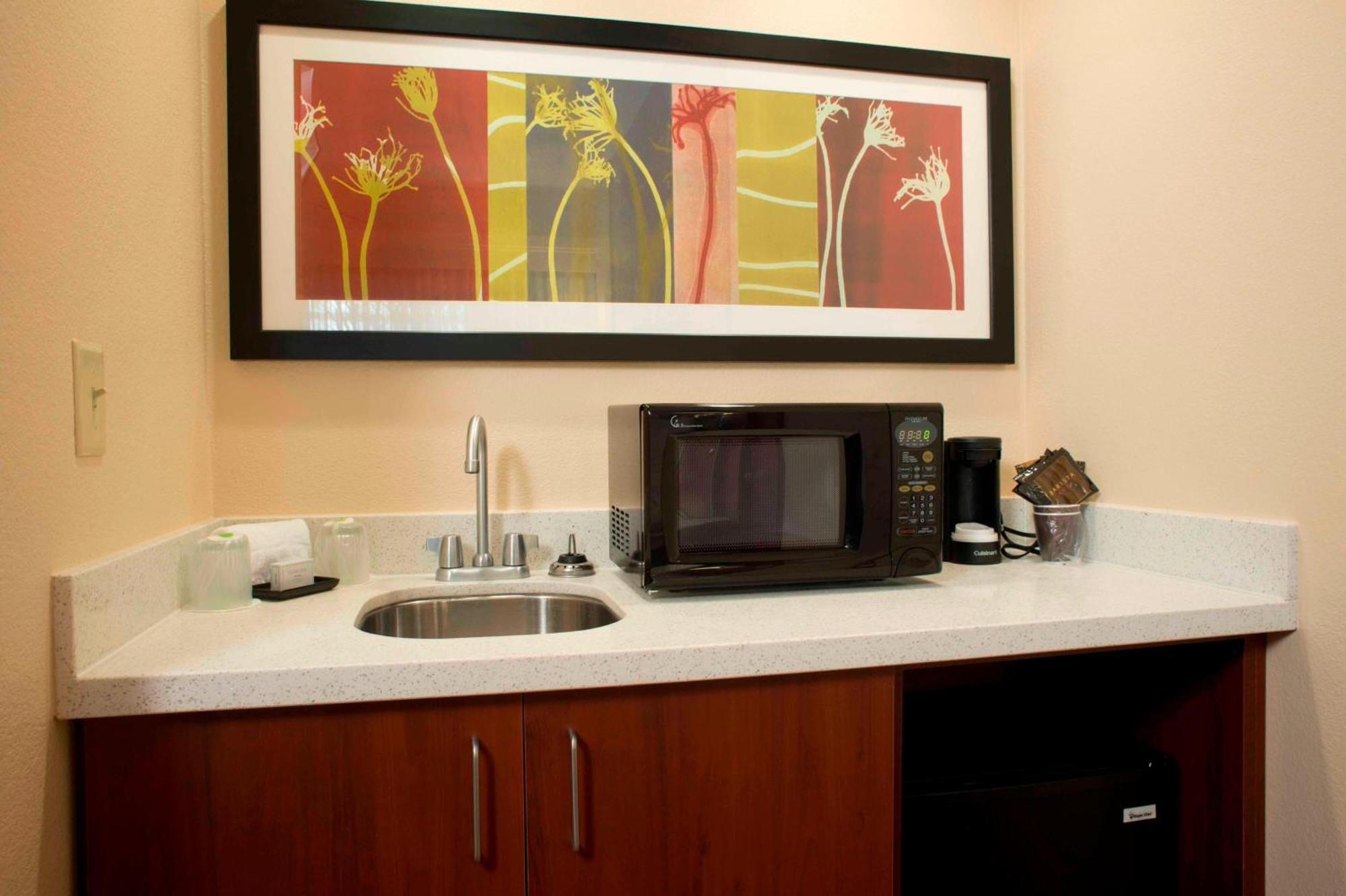 คอร์ตยาร์ด กัลฟ์ชอร์ส คราฟต์ ฟาร์ม Hotel ภายนอก รูปภาพ