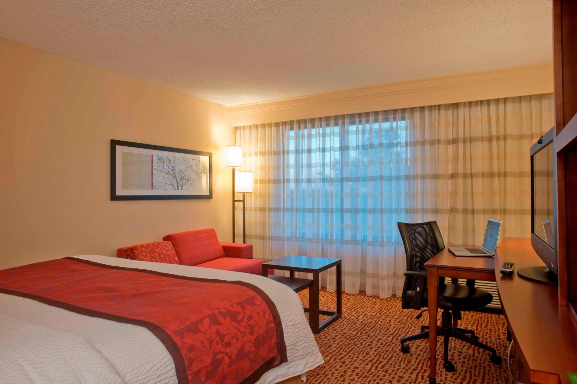 คอร์ตยาร์ด กัลฟ์ชอร์ส คราฟต์ ฟาร์ม Hotel ภายนอก รูปภาพ